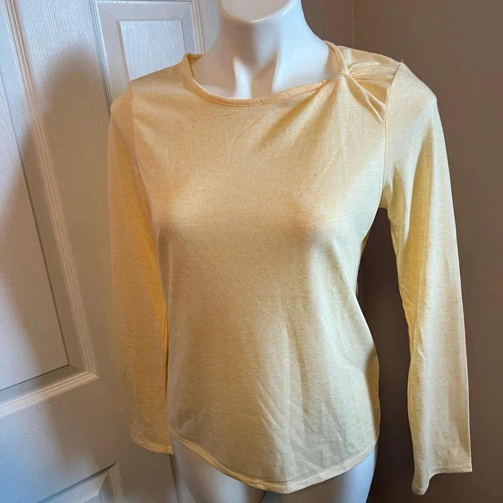 NWOT Jeanne Pierre yellow 3/4 sleeve top